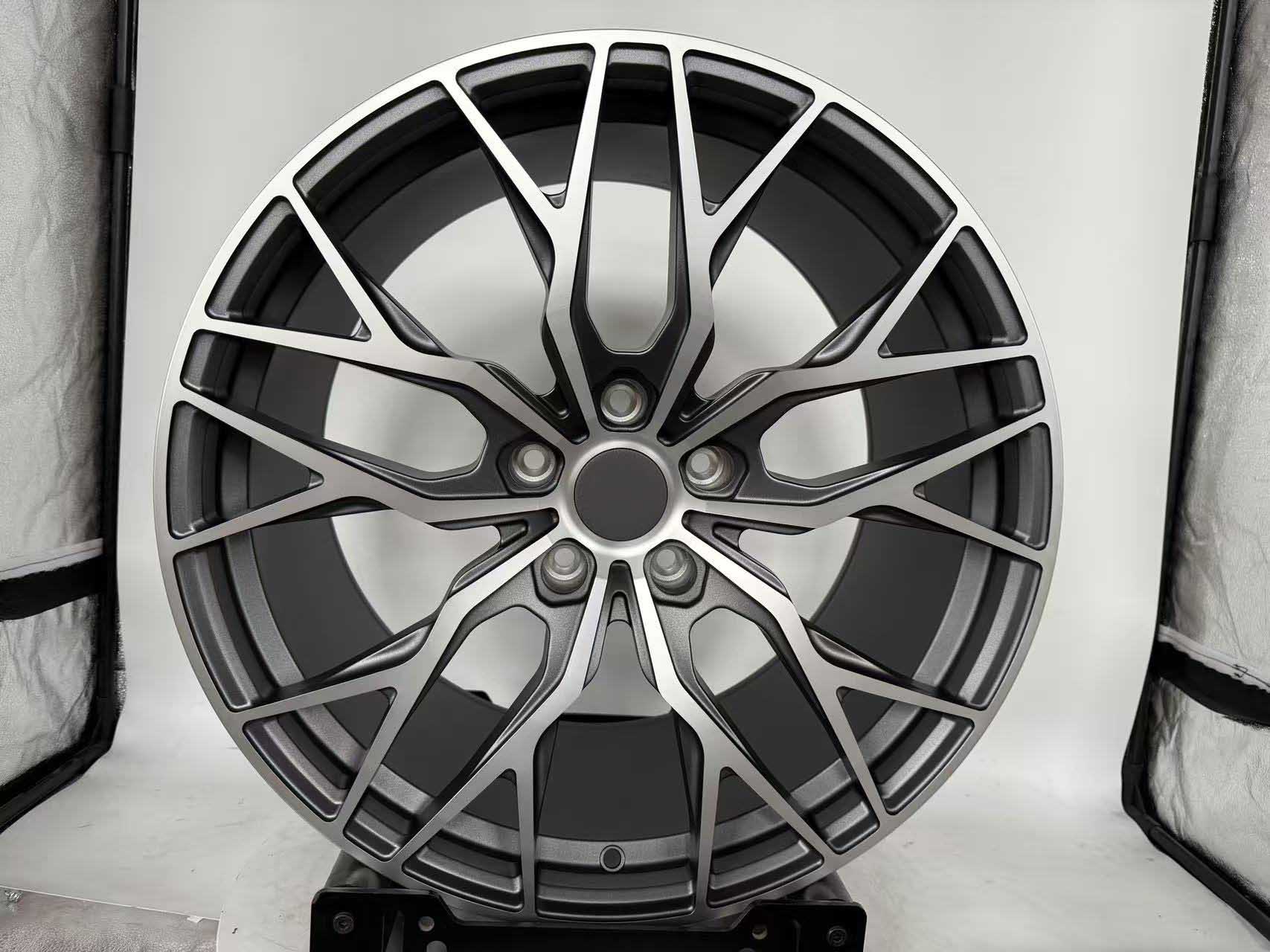 21 inch e-tron GT wheels 21 inch e-tron GT wheels